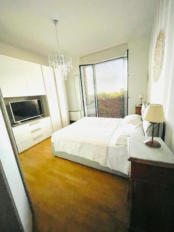 Bologna Holiday Inn エクステリア 写真