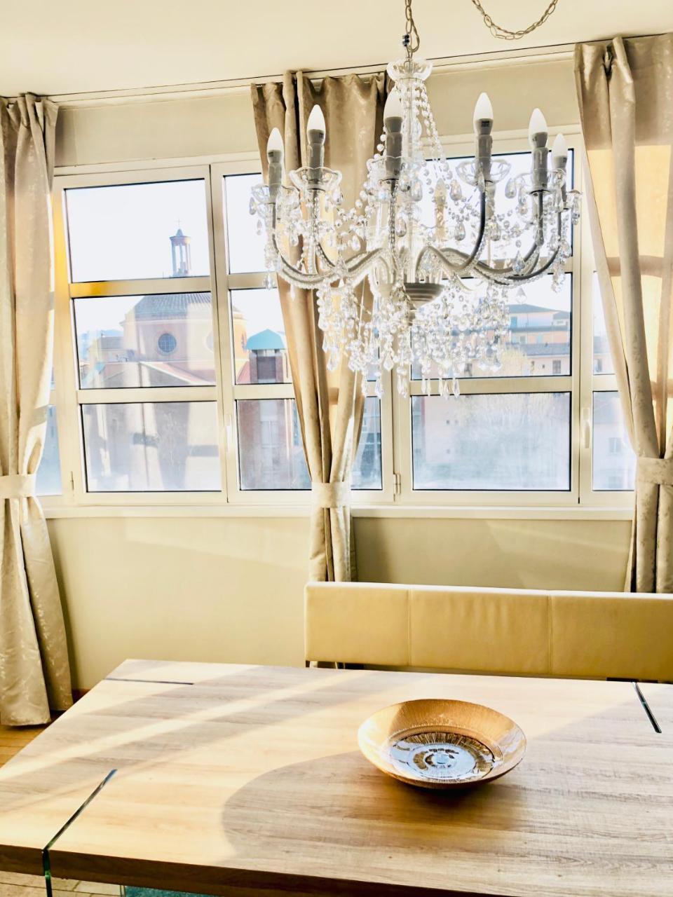 Bologna Holiday Inn エクステリア 写真
